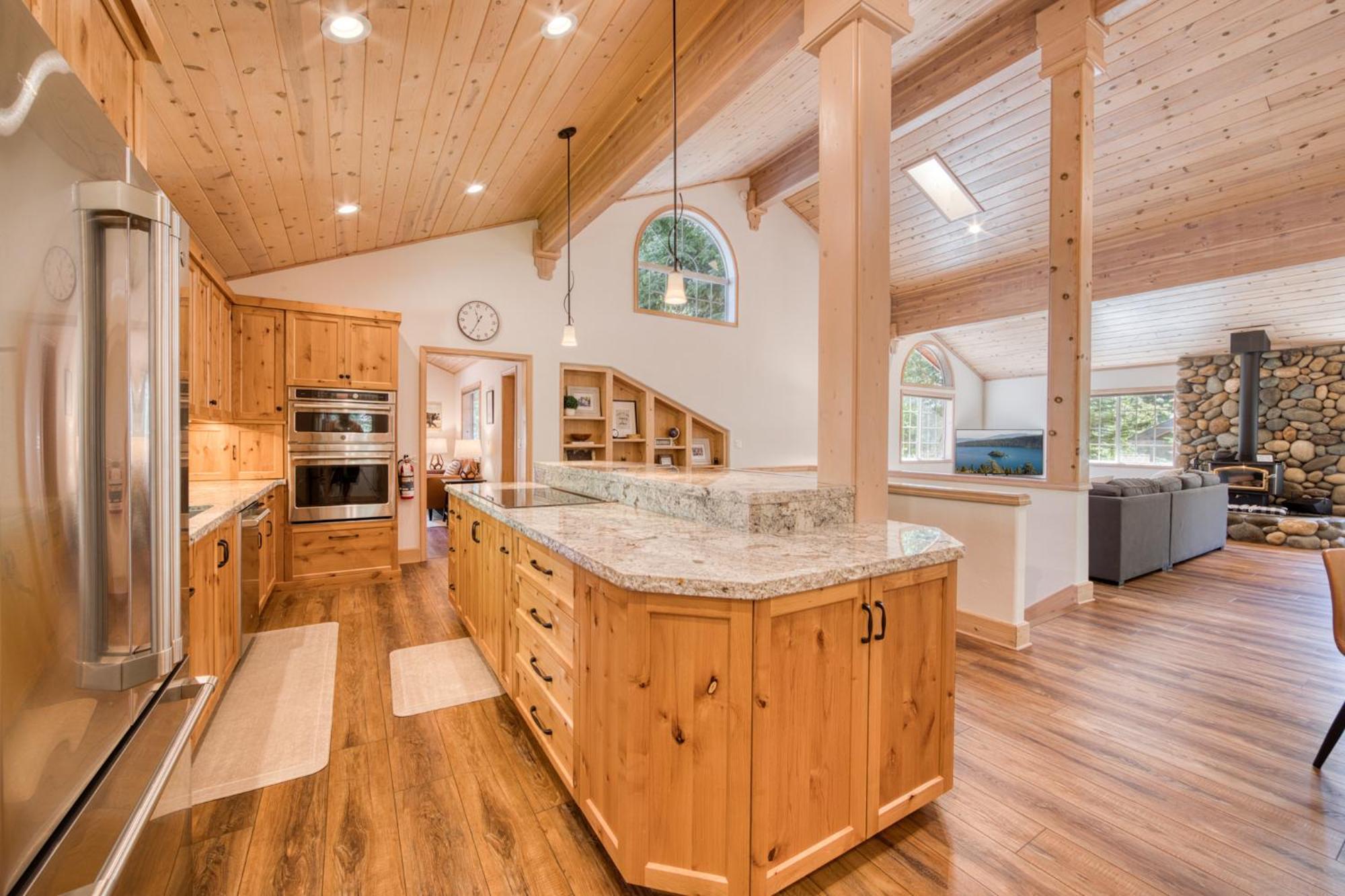 Knotty And Nice - 4Br W Private Hot Tub, Close To Lake Villa Tahoe Vista Exterior photo