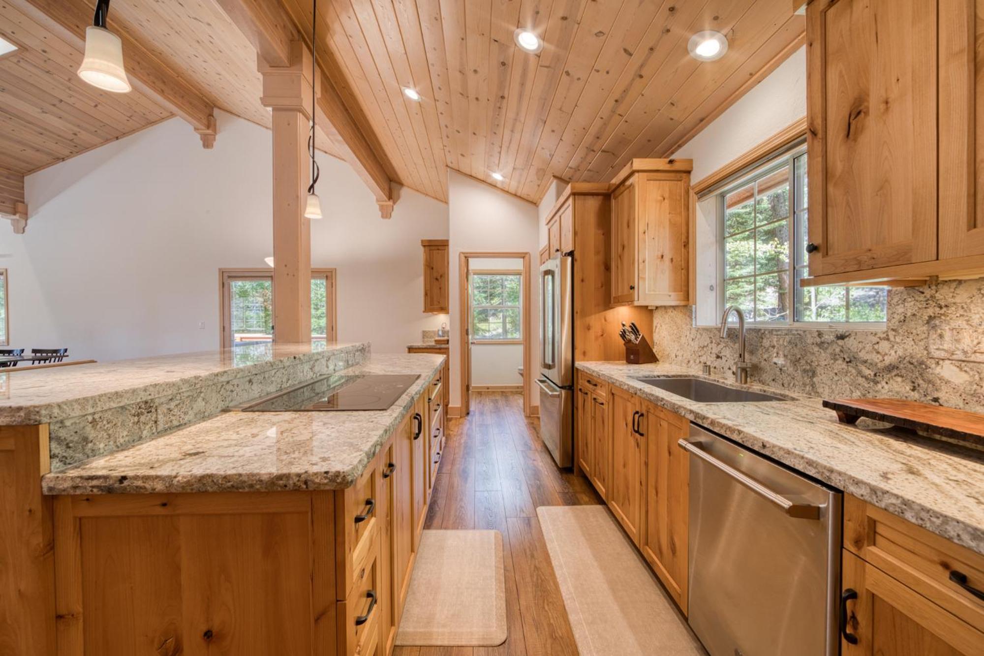 Knotty And Nice - 4Br W Private Hot Tub, Close To Lake Villa Tahoe Vista Exterior photo